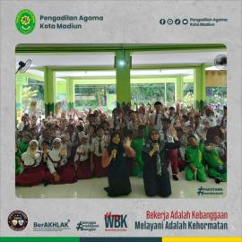 Panitera Muda Permohonan PA Kota Madiun Sampaikan “Stop Bullying and Child Abuse”  Dalam  Kegiatan UPTD PPA Dinsos Kota Madiun Goes To School di SD Negeri 3 Madiun Lor |04-02-3036|