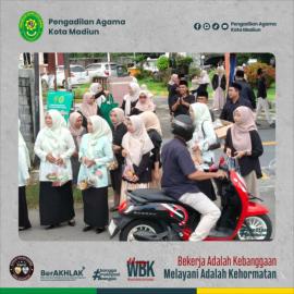 Wujud Kepedulian di Bulan Suci Ramadhan 1447 H, Dharmayukti Karini PA Kota Madiun Tebar Keberkahan Melalui Aksi Berbagi Takjil |05-03-3036|