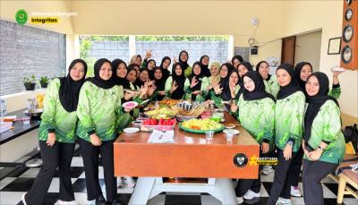 Tingkatkan Kreativitas Anggota, ICONIC Woman Pengadilan Agama Kota Madiun Padukan Pertemuan Rutin dan Aksi Memasak Bersama |16-10-2026|